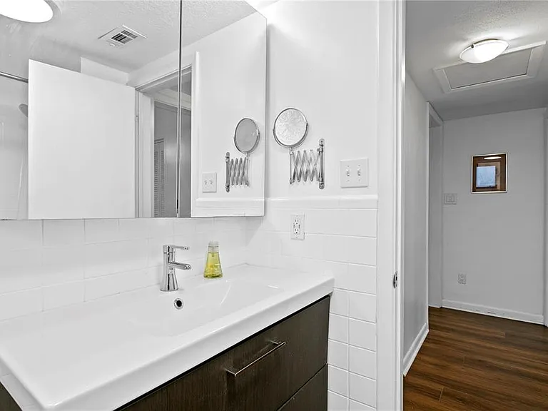 2407 S Lois Ave — Photo 13
