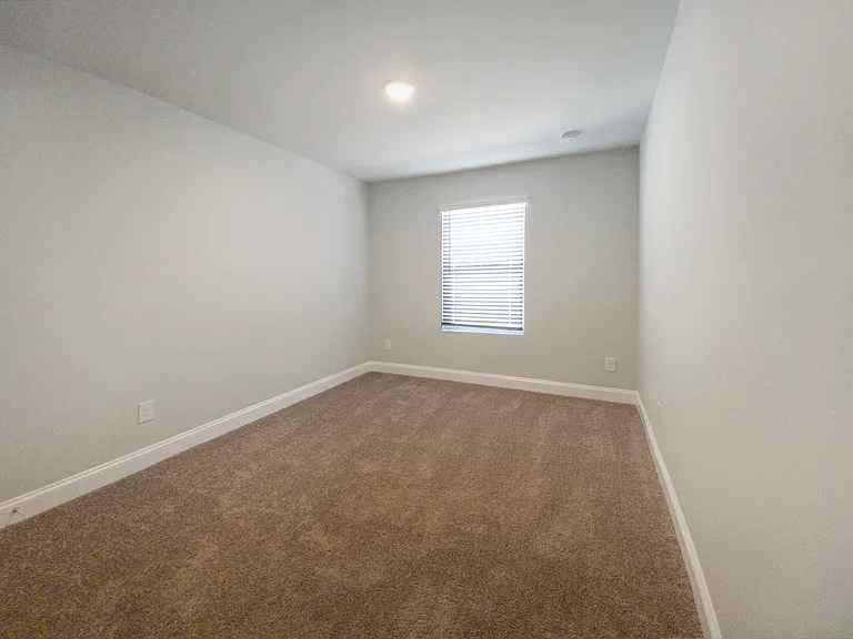 1839 Catawba Ave — Photo 15