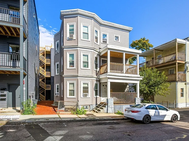 38 Woodford St #3 — Photo 22