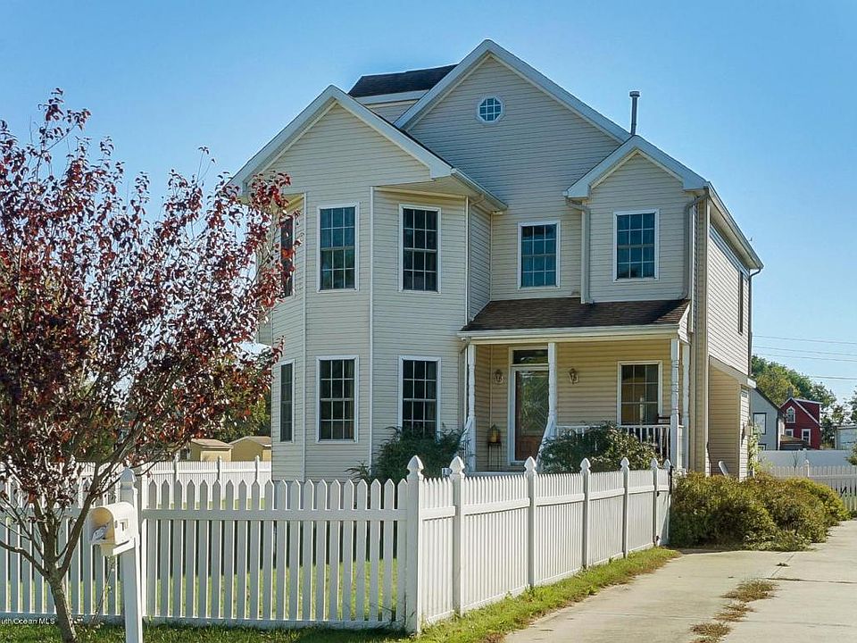1st image of 234 Seaman Ave