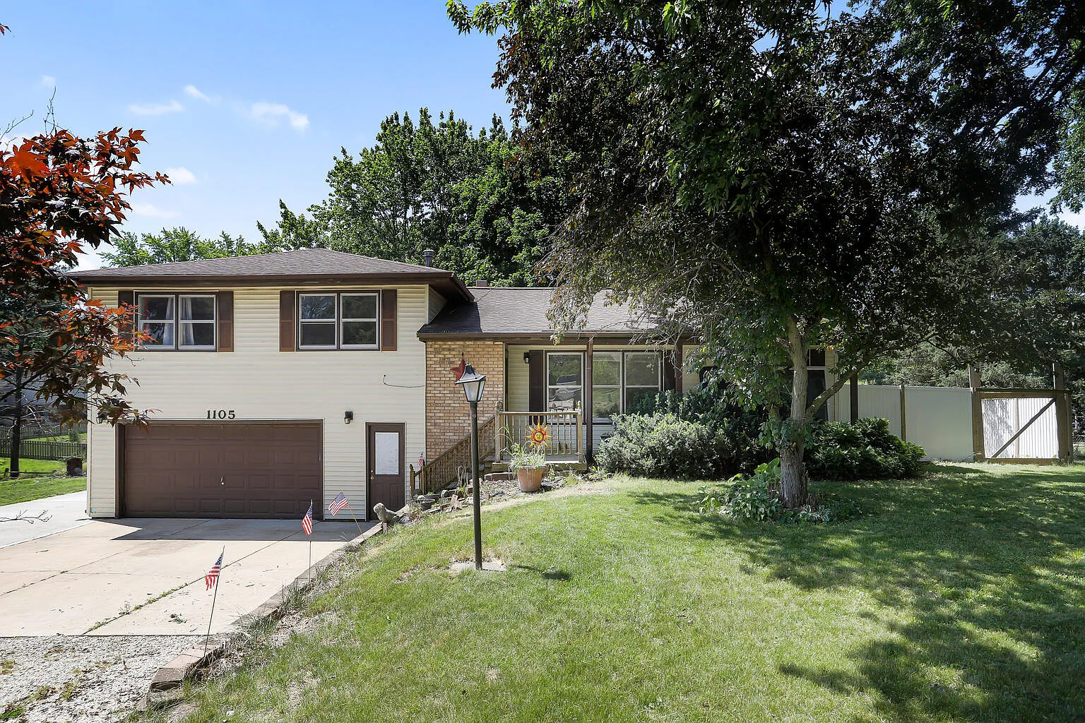 1105 W Frances Dr photo 1
