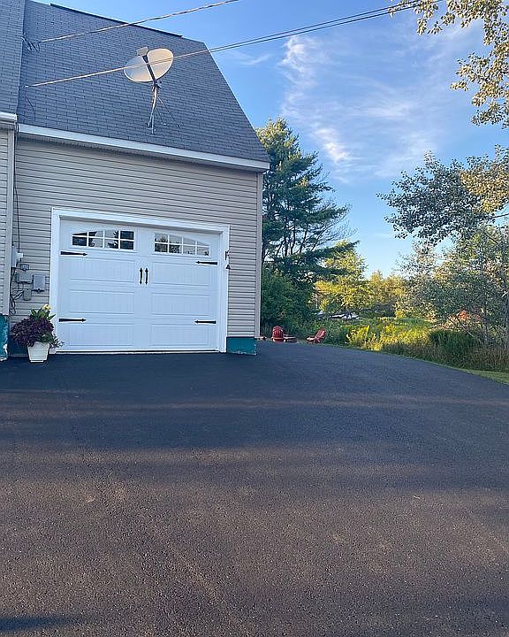 2nd image of 108 Curtis St