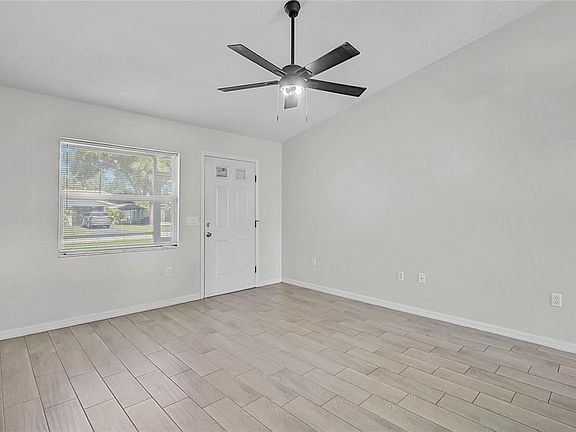 3rd image of 879 NANTUCKET ROAD