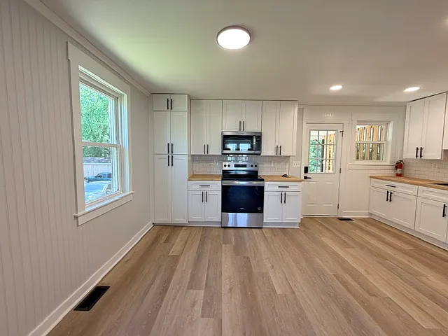 15627 Hanover Pike — Photo 10