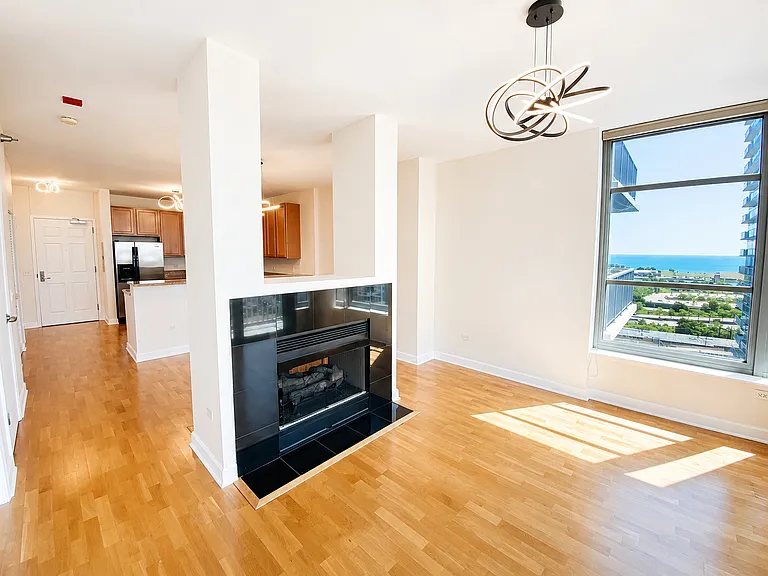 1600 S Prairie Ave #1708 — Photo 6