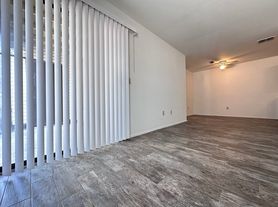 Brookhollow Apartments