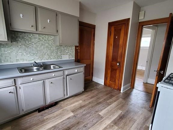 3rd image of 1226 E 169th St