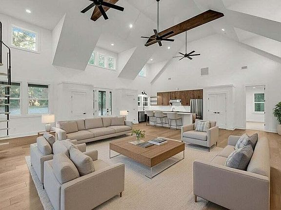 4th image of 1195 Michelle Ln
