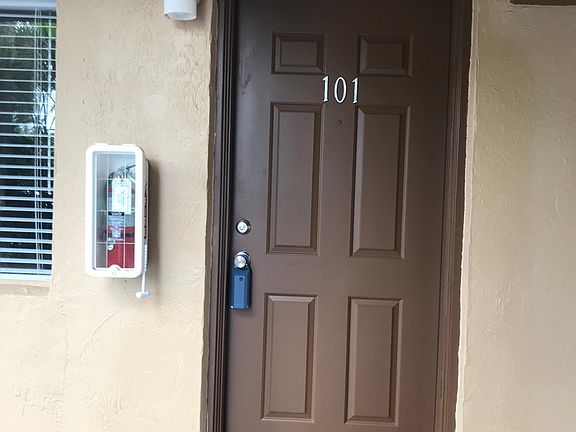 3rd image of 411 N Halifax Ave APT 101