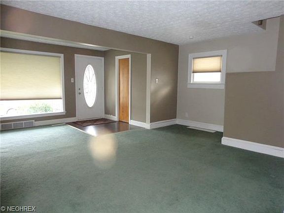 5th image of 136 Fenton Ave