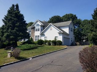18 Homecoming Pl, East Setauket, NY 11733