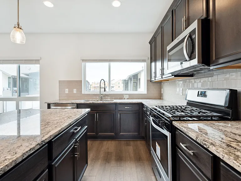 869 Birdwhistle Ln #5 — Photo 4