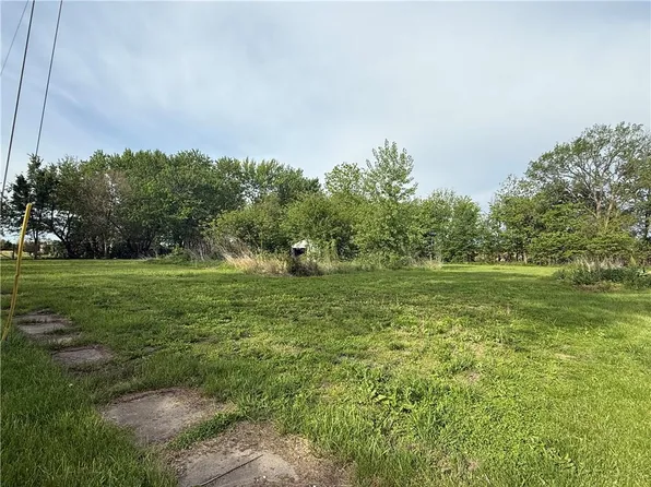 207 S West St, Coffey, MO 64636