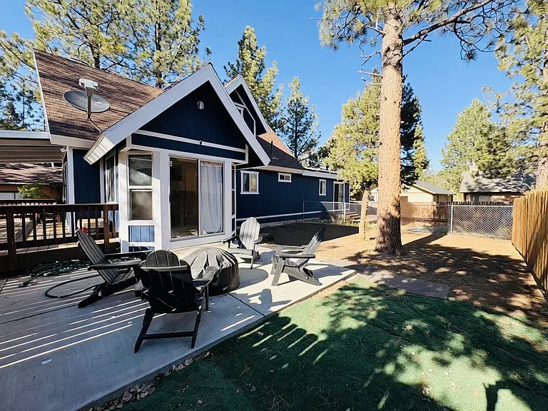 344 Downey Dr — Photo 4