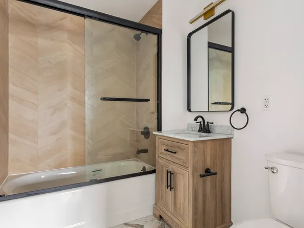 32-24 Steinway Street image 11 of 14