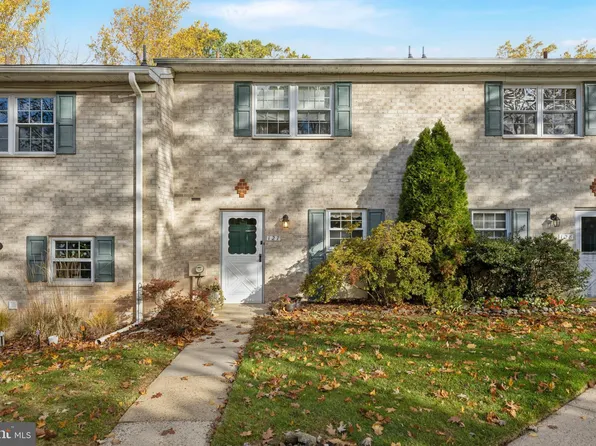 127 Hampstead Dr #127, Ambler, PA 19002
