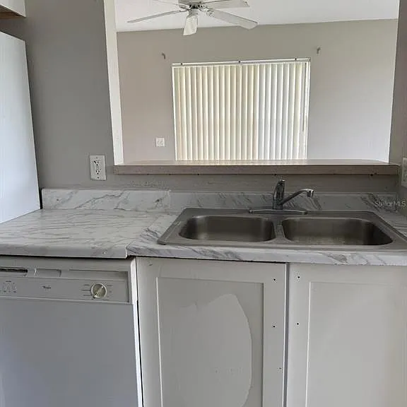 631 Washington Palm Loop — Photo 7
