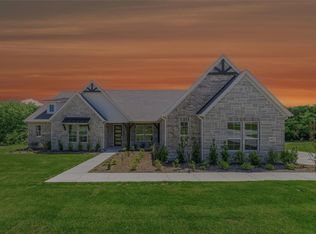 907 Perrin Ln, Van Alstyne, TX 75495