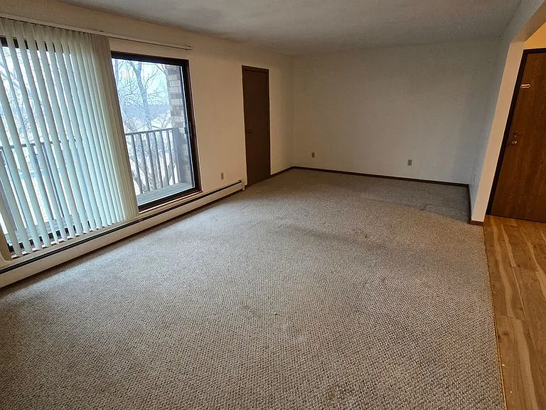 139 Riverview Dr — Photo 10