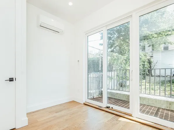 1540 Putnam Avenue image 17 of 18