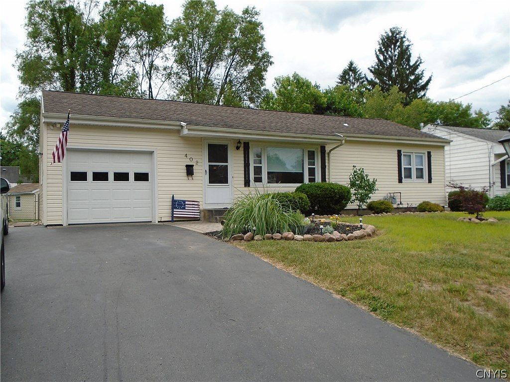 402 Fletcher Dr, North Syracuse, NY 13212 | Zillow