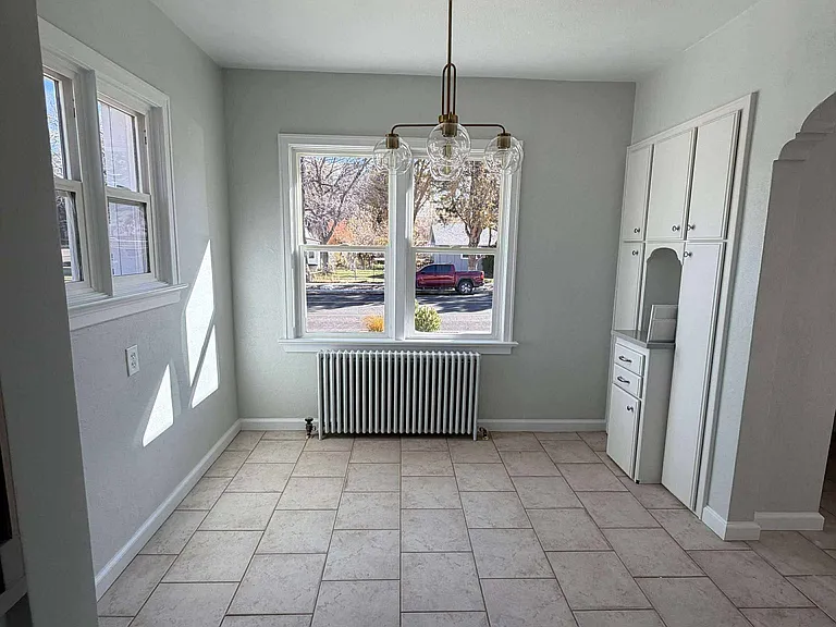 132 W Cedar St — Photo 3