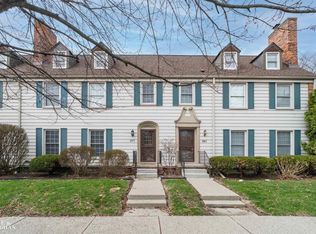 377 Rivard Blvd, Grosse Pointe, MI 48230