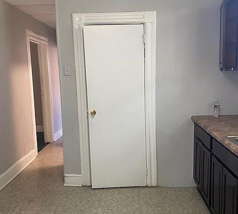 3rd image of 72 Eaton Pl