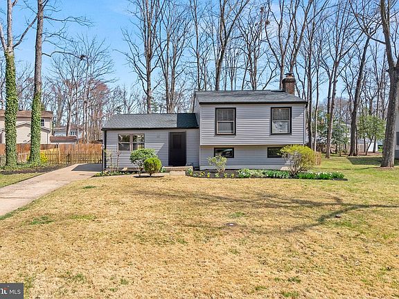 2nd image of 15705 Singletree Ln
