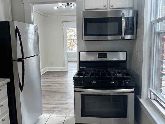 2nd image of 14 Hilliard Ave APT 5