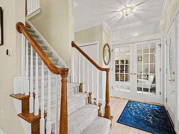 4th image of 1330 Meadow Green Ct SE