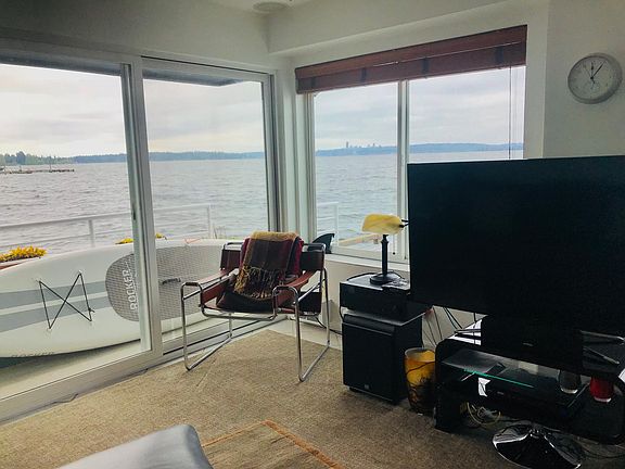 2nd image of 733 State St S #1A