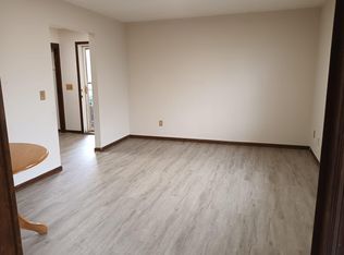 812 Linworth Rd E, Columbus, OH 43235