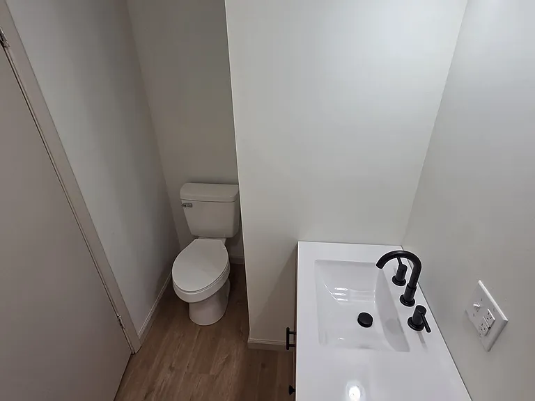 203 Roberts Ave — Photo 12