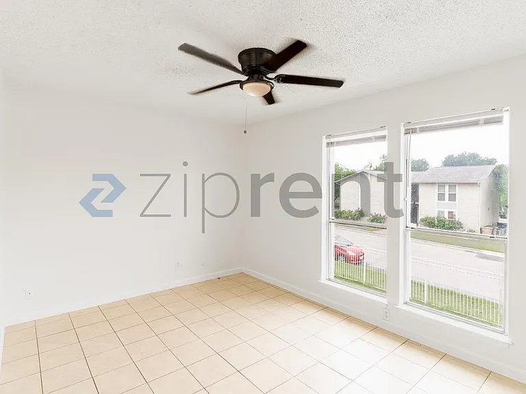 2906 Sweeney Ln #D — Photo 9