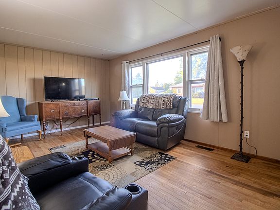 2nd image of 105 W Green St