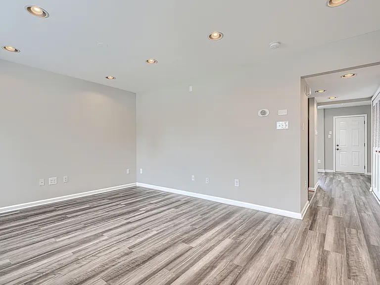 209 Bridge Dr — Photo 6