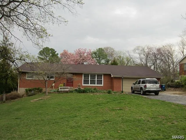 1045 Druso Ln photo 1