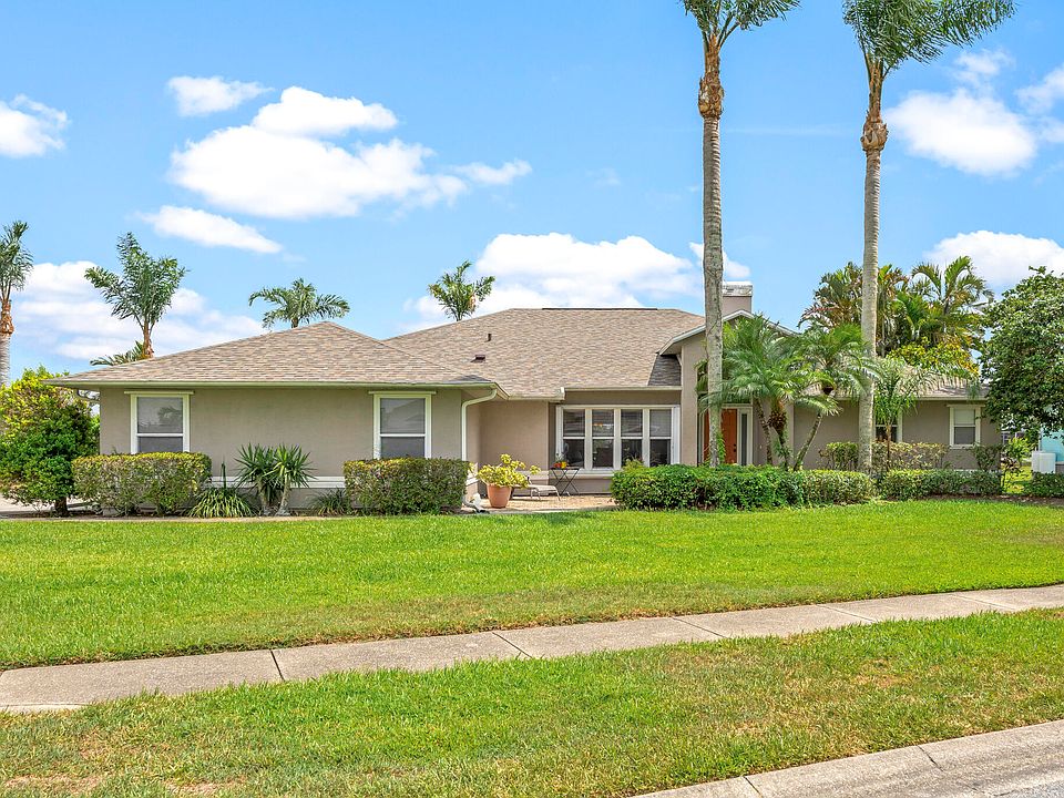 1st image of 211 Lake Shore Dr
