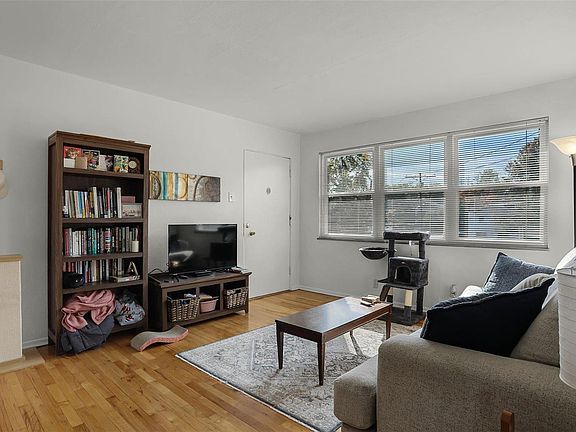 3rd image of 7283 Dartmouth Ave