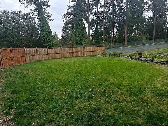 2nd image of 12522 Edgemere Dr SW