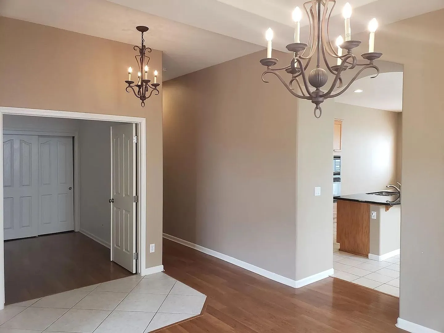 Executive 4 Bedroom, 2 Bath, 1977 sqft. Home for Lease in Anatolia — Photo 3