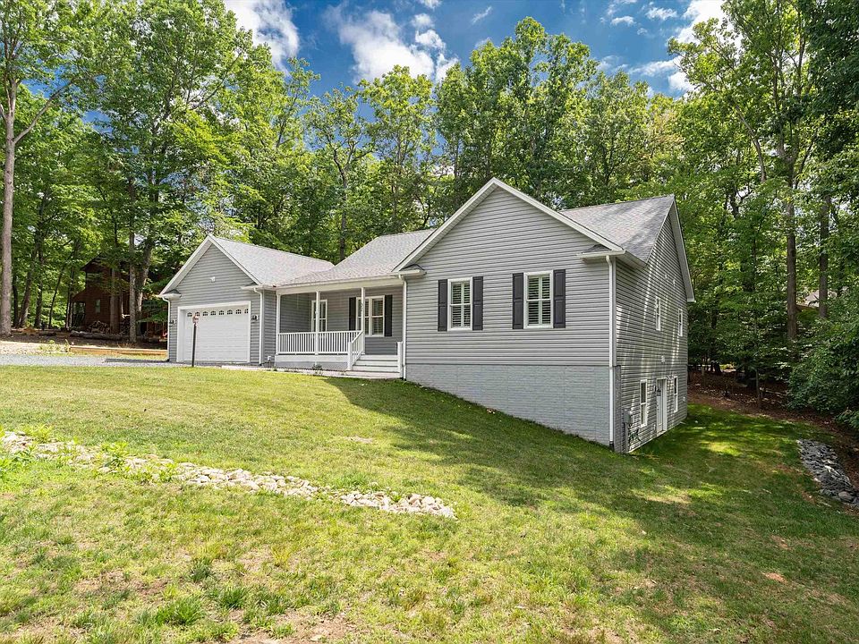1st image of 32 Mulligan Dr