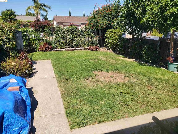 4th image of 1965 Sherry Cir