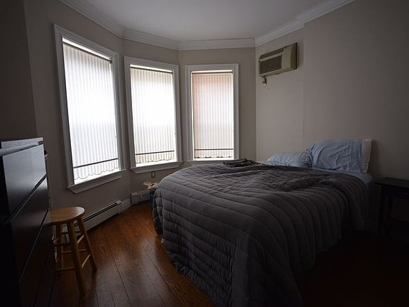 4th image of 2522 38th St APT 1
