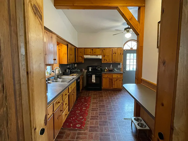 119 W Burke St — Photo 50