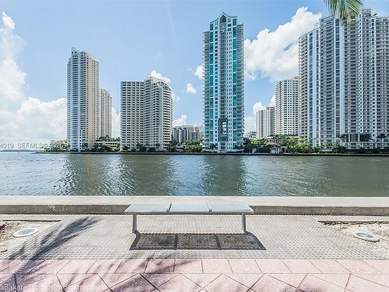 335 S Biscayne Blvd #802 — Photo 51
