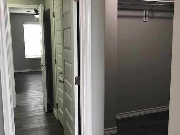 5th image of 121 Mimosa St