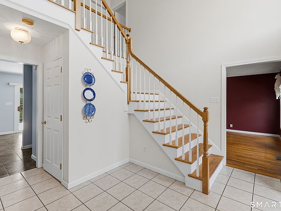 3rd image of 8 Brockett Road