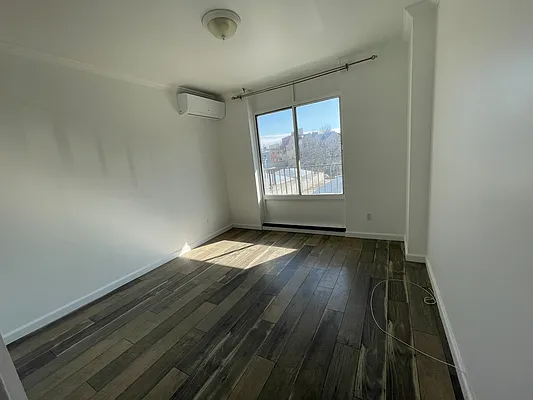 Rented by Compass | media 7